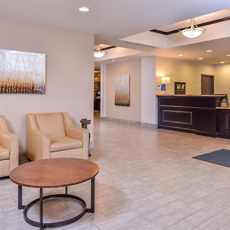 Holiday Inn Express & Suites Emporia Northwest By Ihg Exterior photo