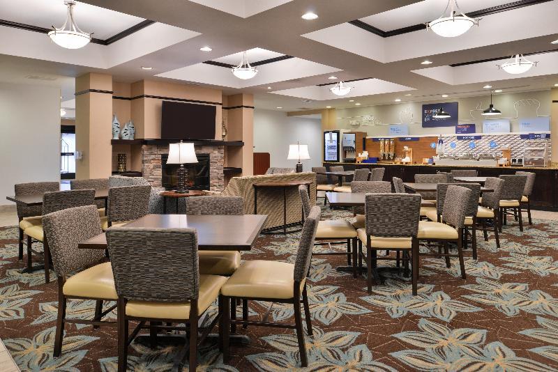 Holiday Inn Express & Suites Emporia Northwest By Ihg Exterior photo
